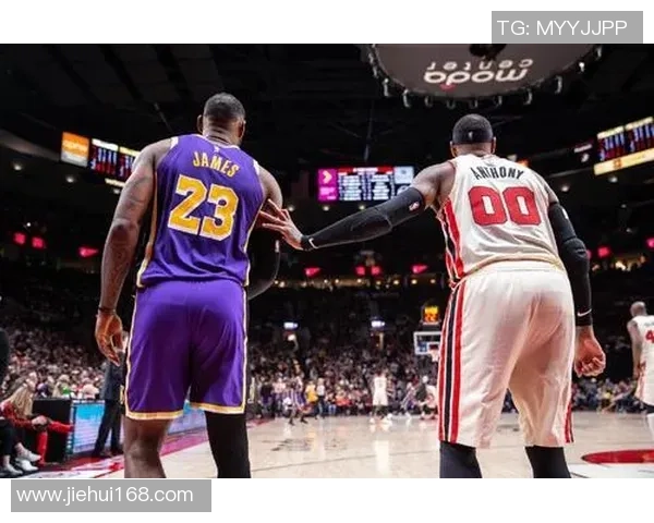 湖人主场迎战开拓者激战四节经典对决回顾与精彩瞬间分析