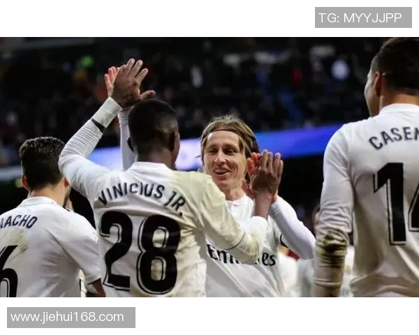 西班牙超级杯次回合皇马与巴萨巅峰对决谁能夺冠荣耀